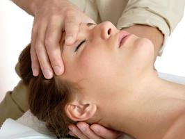 Craniosacrale Osteopathie Behandlung Kopf