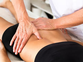 Beckenschiefstand einrecken Osteopathie